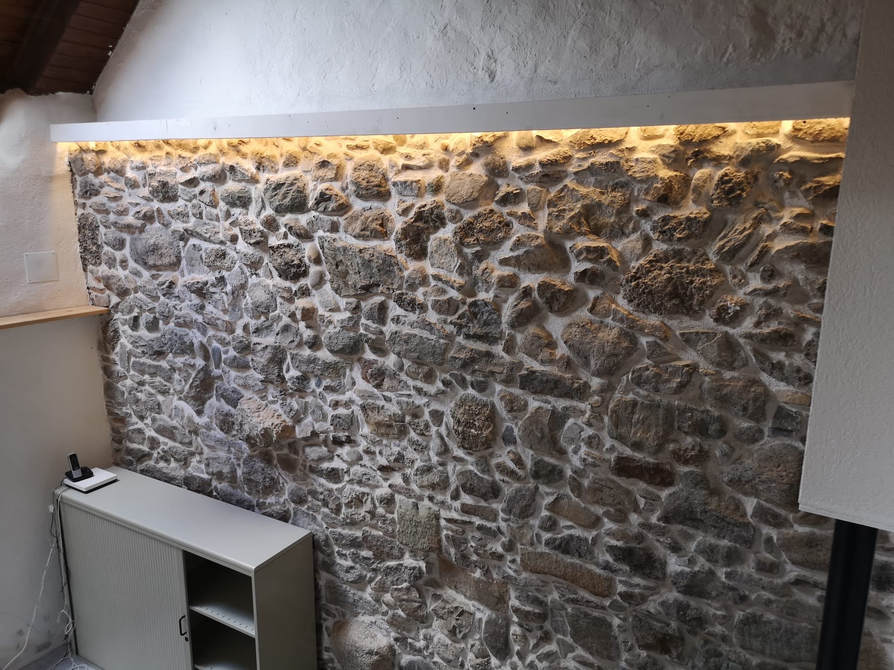 Mur Pierre Bande LED